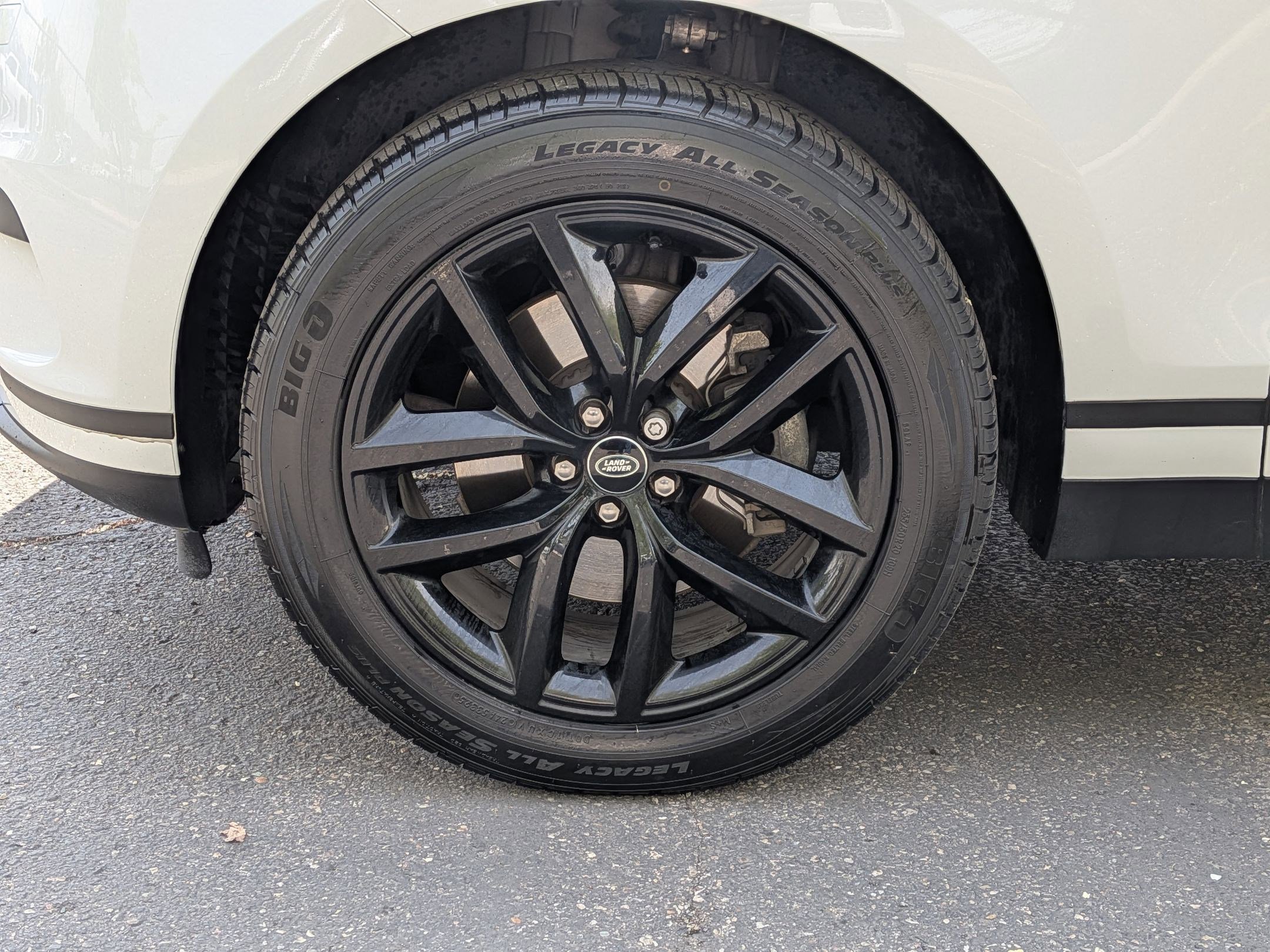 Used 2024 Land Rover Range Rover Velar S image 12