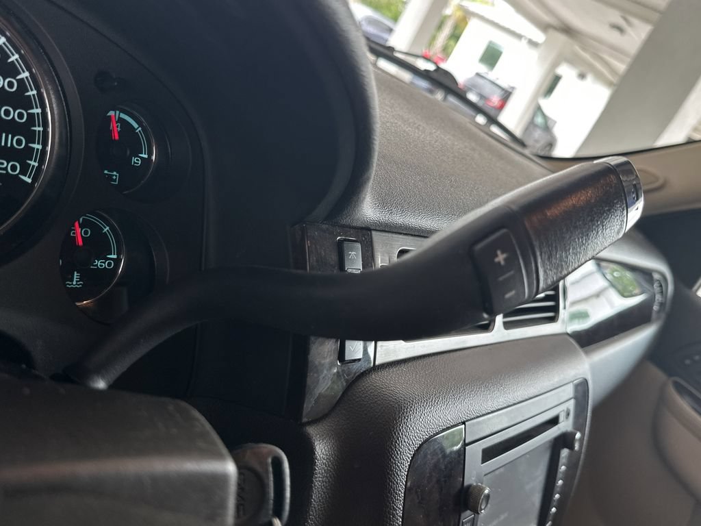Used 2014 GMC Yukon Denali RWD image 23