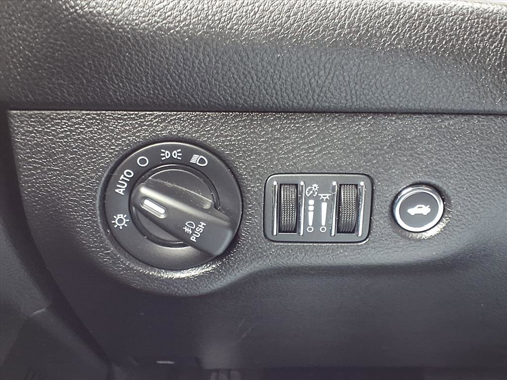 Used 2022 Dodge Challenger GT RWD image 10