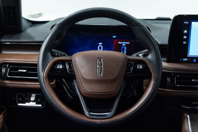 Used 2025 Lincoln Aviator Reserve w/ Equipment Group 201A image 14