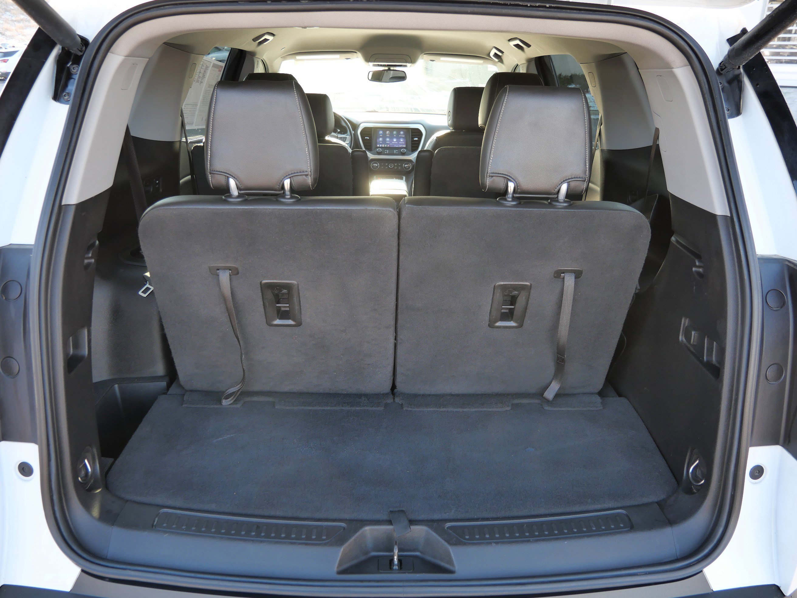 Used 2020 GMC Acadia SLT image 18