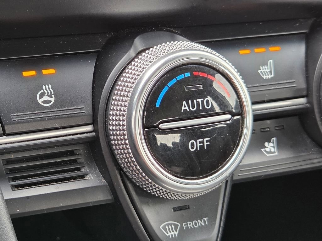 Used 2019 Genesis G70 2.0T Advanced w/ Prestige Package AWD/4WD image 13