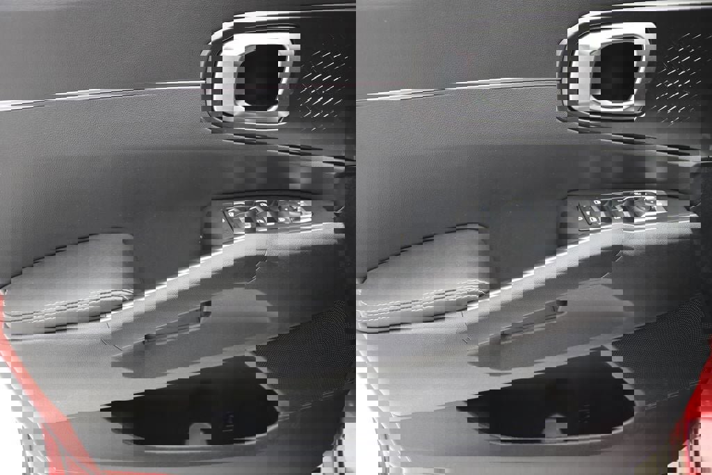 Used 2023 Kia Sorento LX image 15