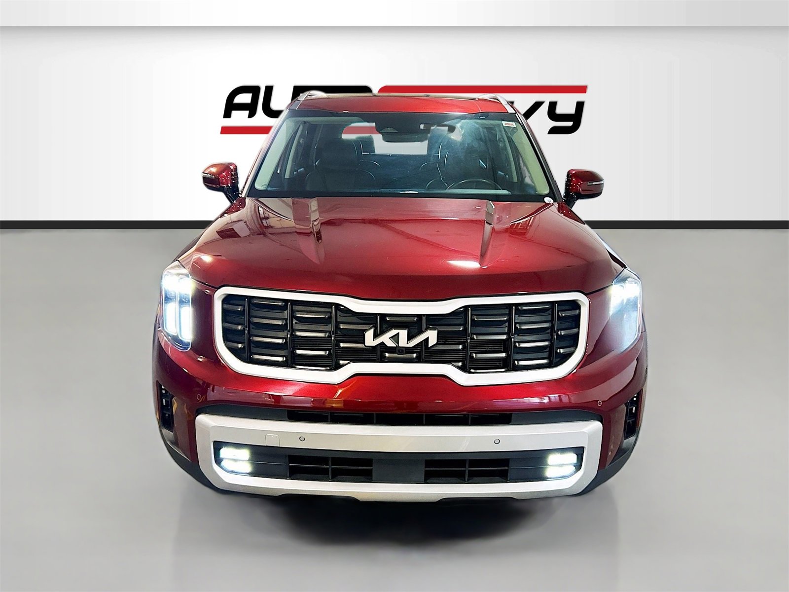 Used 2023 Kia Telluride SX image 2