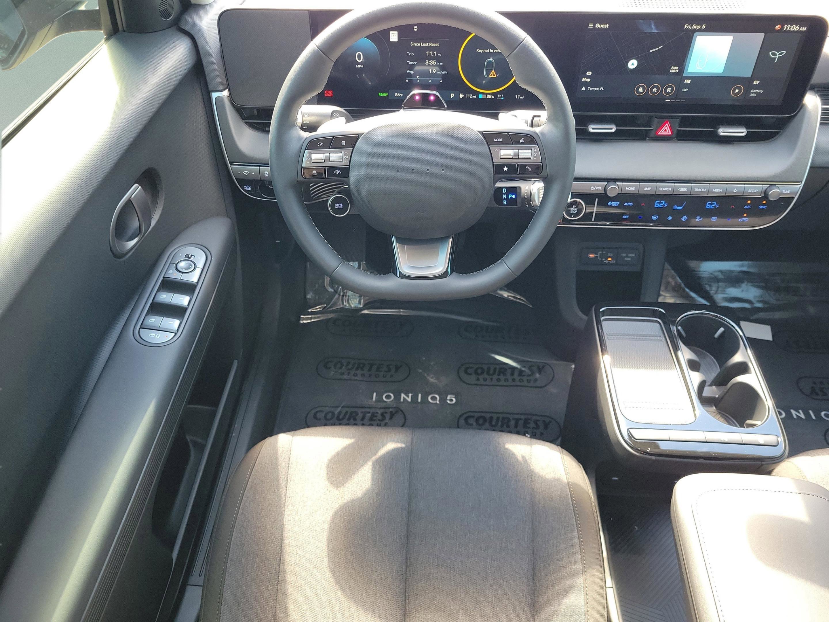 New 2025 Hyundai Ioniq 5 SE image 14