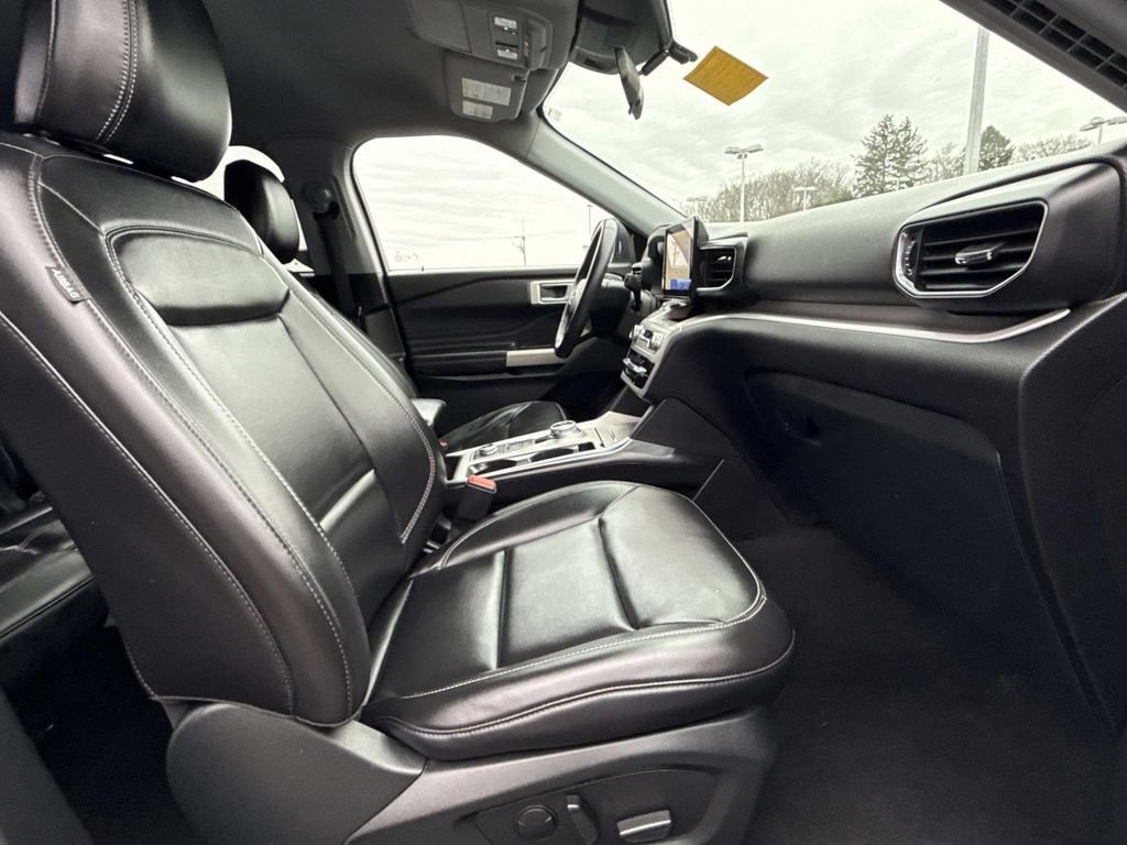 Used 2023 Ford Explorer XLT w/ Equipment Group 202A image 20