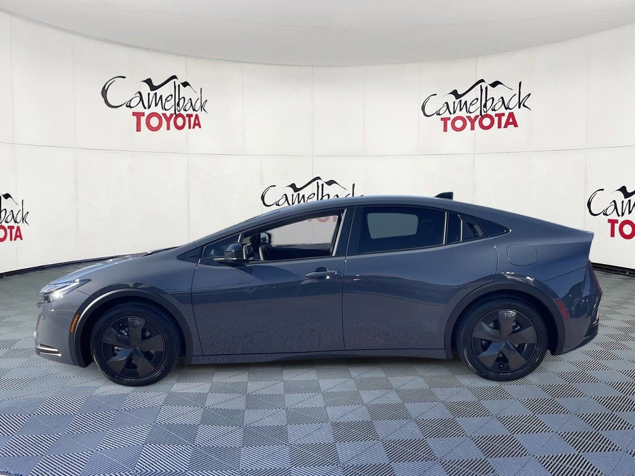 New 2026 Toyota Prius Plug-In Hybrid FWD image 4