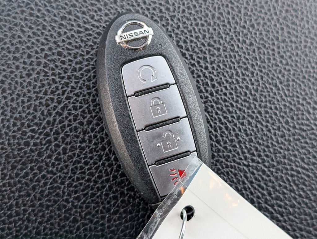 Used 2021 Nissan Titan PRO-4X w/ Pro-4x Convenience Package AWD/4WD image 32