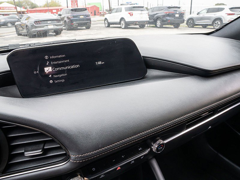 Used 2019 MAZDA MAZDA3 Hatchback w/ Premium Package image 29