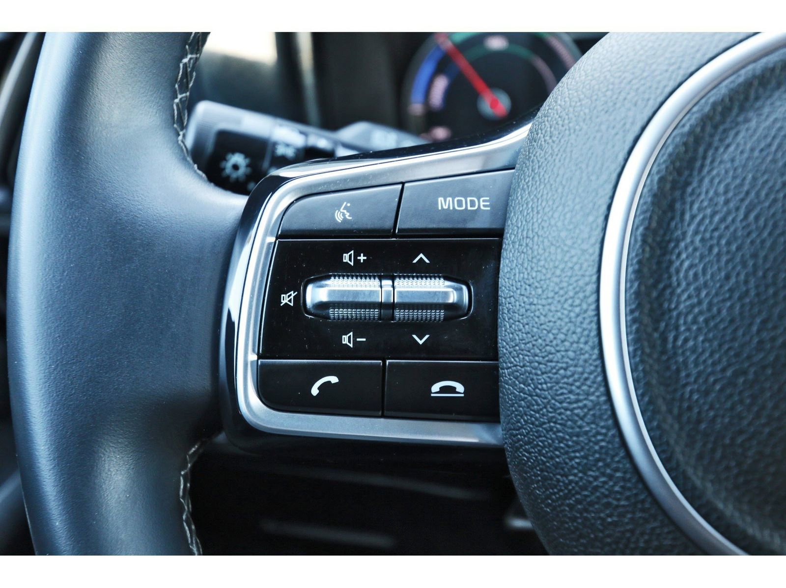 Used 2023 Kia Sorento EX image 18