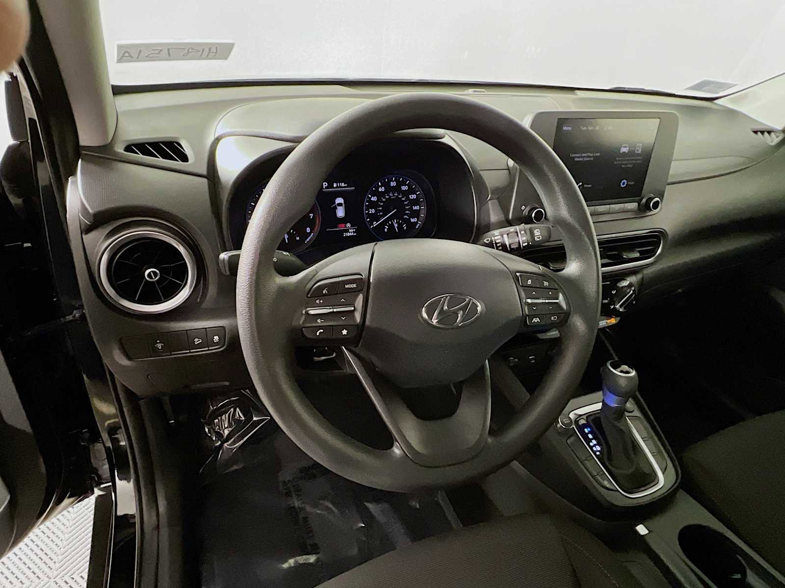 Certified 2023 Hyundai Kona SEL AWD/4WD image 11