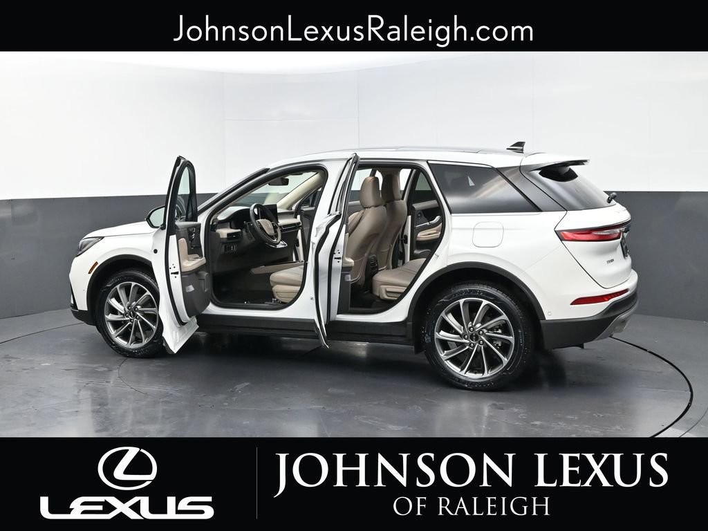 Used 2024 Lincoln Corsair FWD w/ Equipment Group 102A image 28