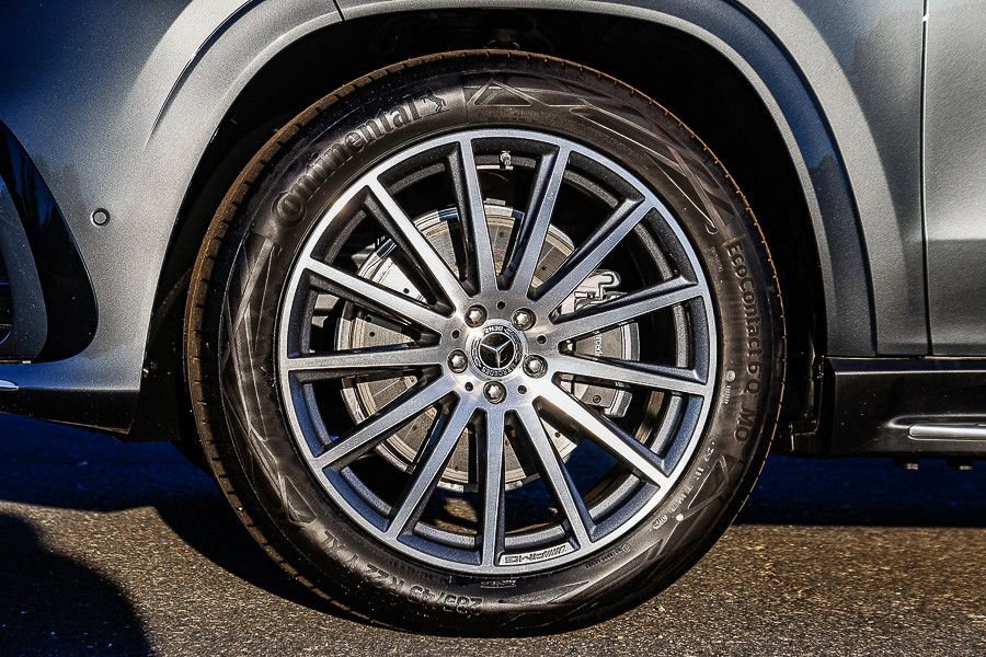 New 2026 Mercedes-Benz GLS 580 4MATIC image 9