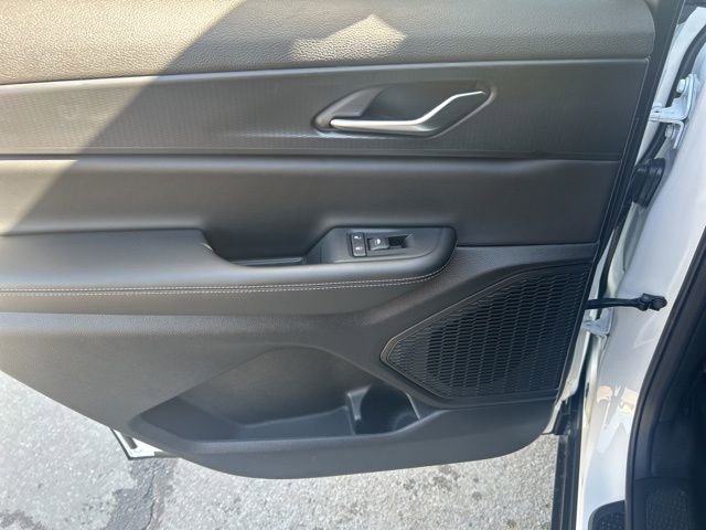 New 2025 Jeep Grand Cherokee L Altitude image 44