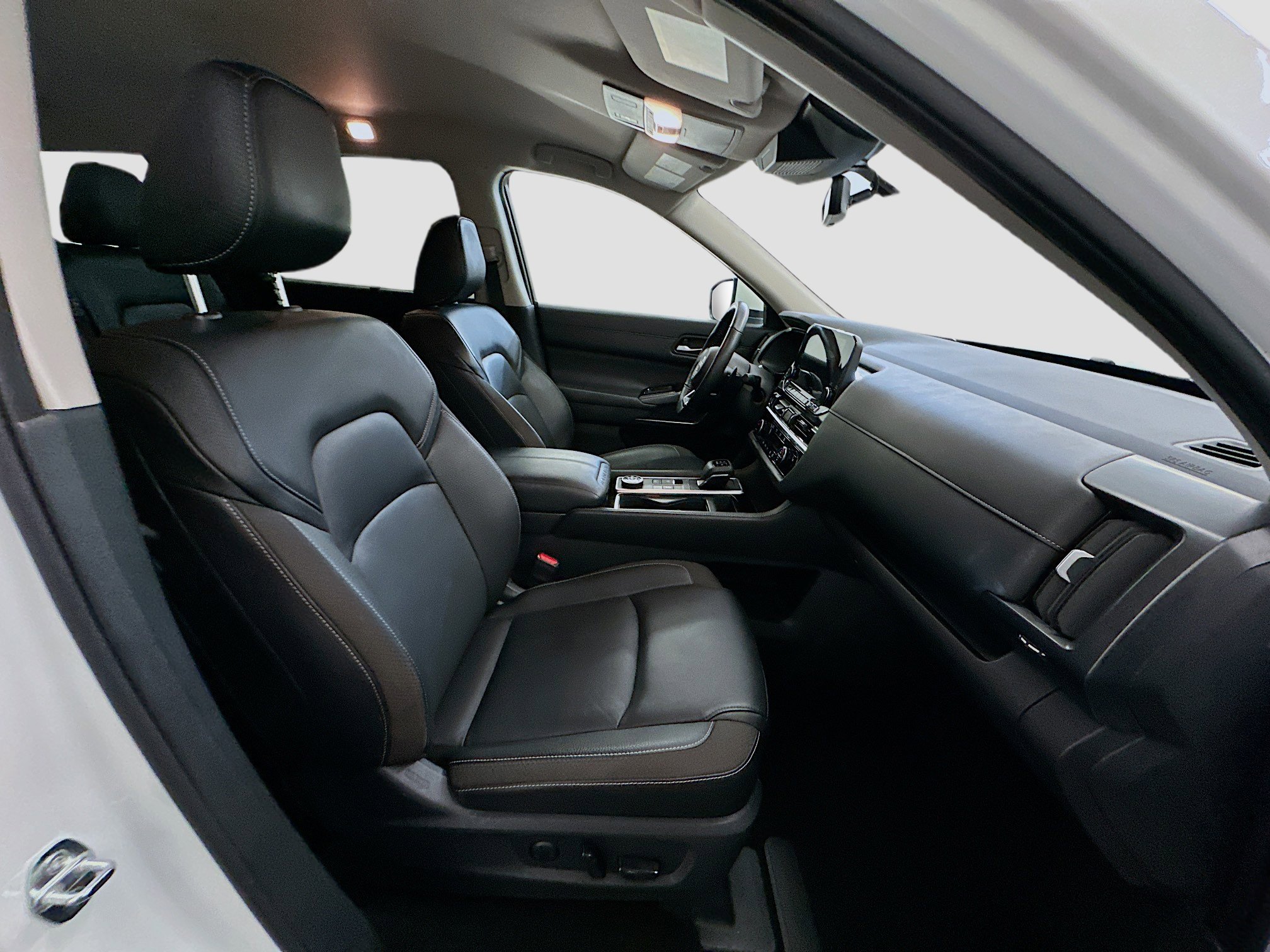 Used 2024 Nissan Pathfinder SL image 34