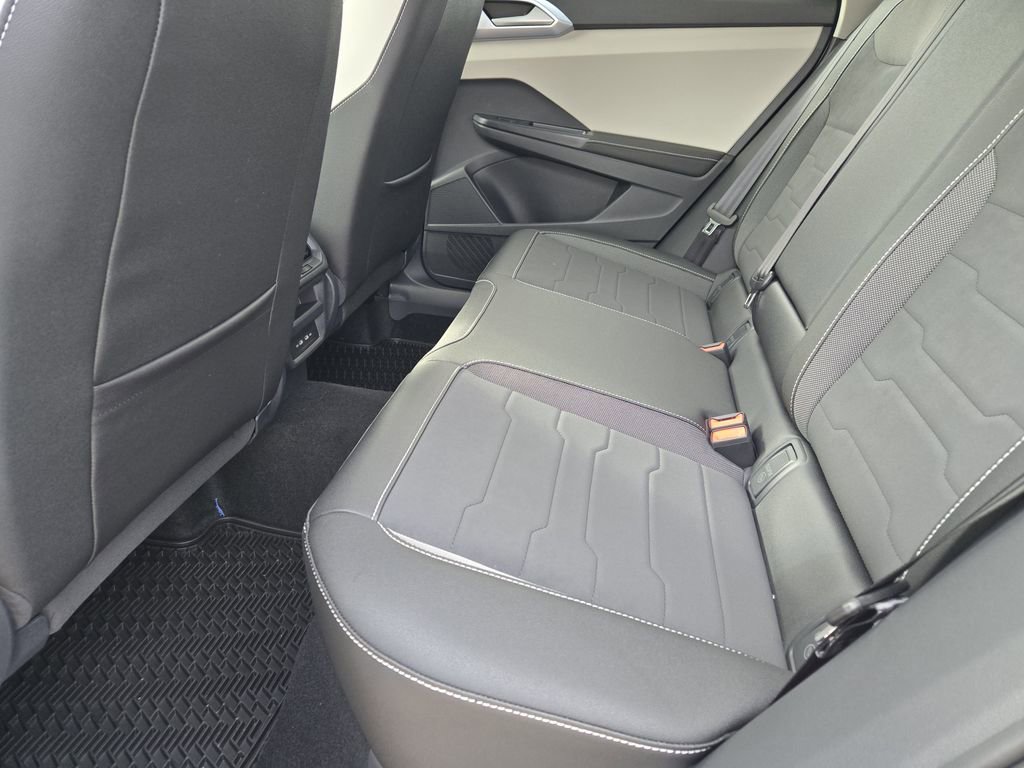 New 2026 Volkswagen Taos SE image 22