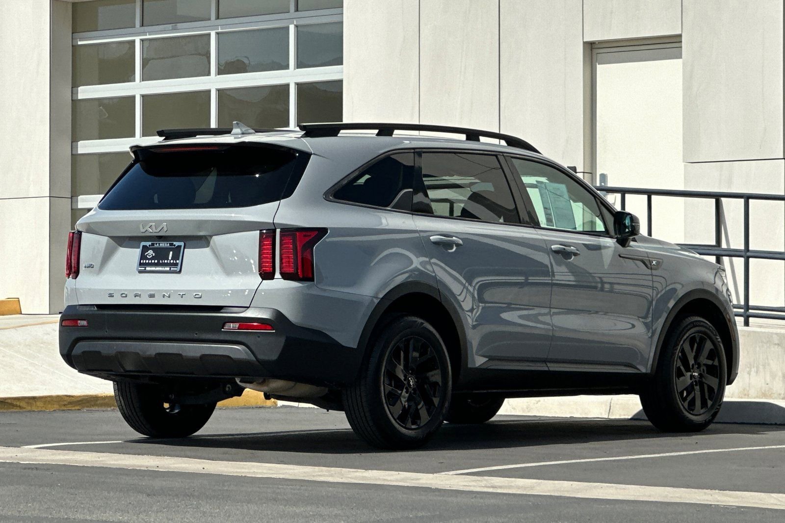 Used 2022 Kia Sorento S image 3