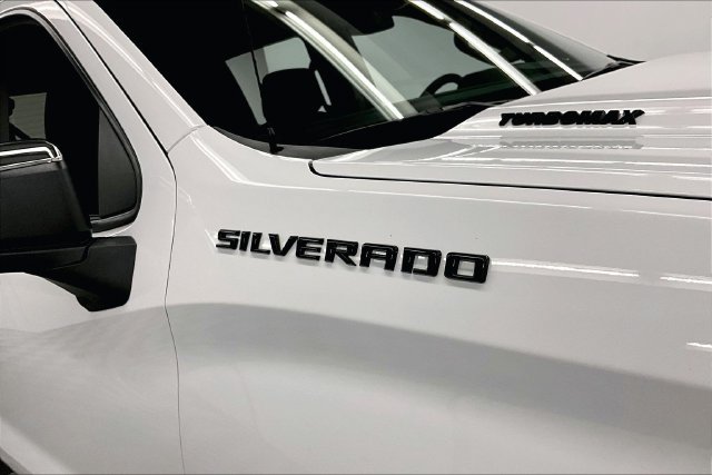 Used 2025 Chevrolet Silverado 1500 LT AWD/4WD image 11