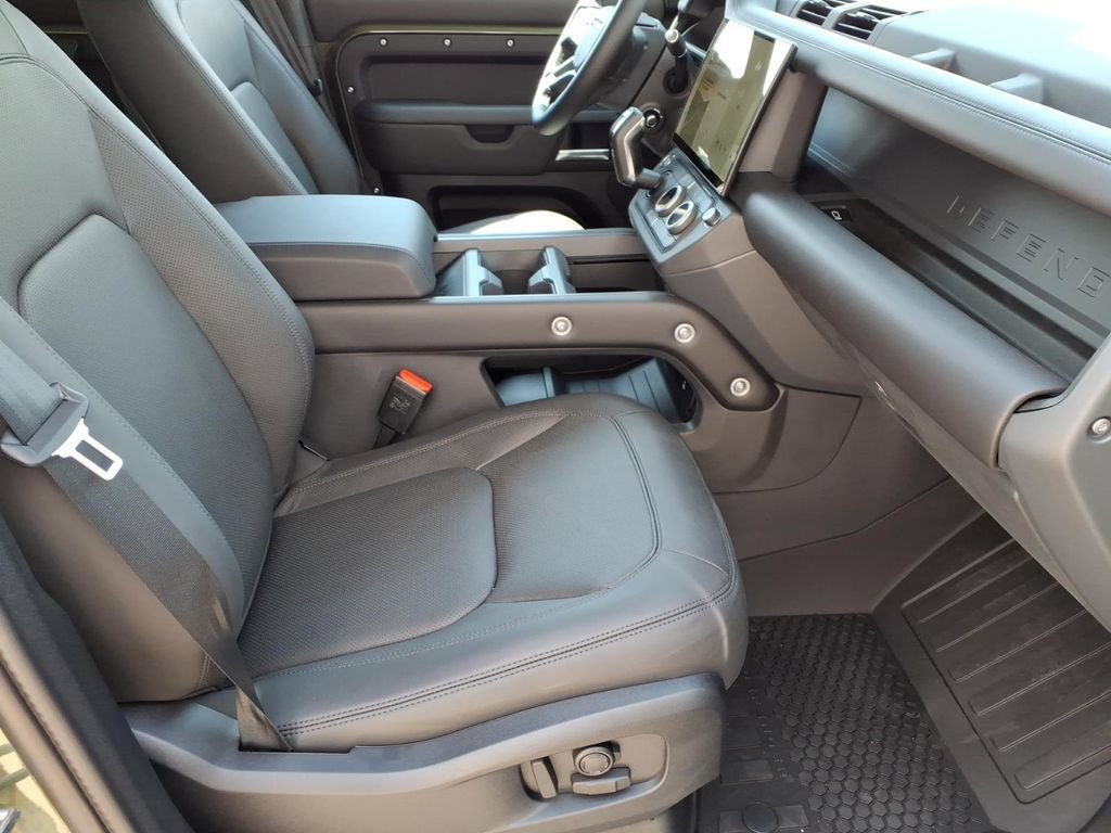 New 2026 Land Rover Defender 110 S AWD/4WD image 7