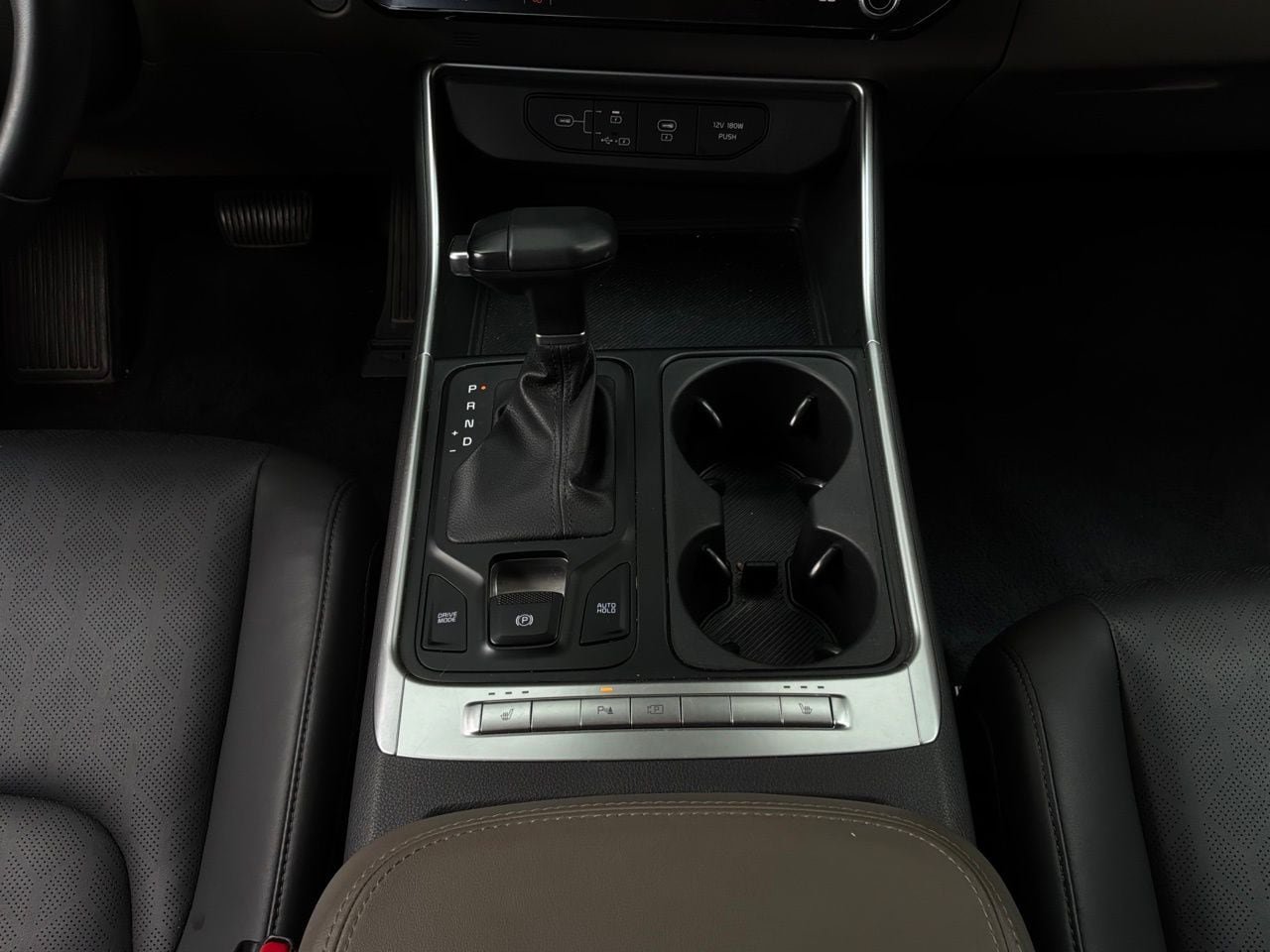 Used 2026 Kia Carnival FWD image 16