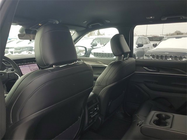 New 2025 Jeep Grand Cherokee Limited w/ Trailer Tow Package image 11