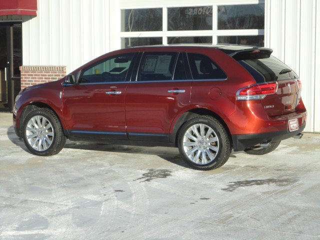 Used 2014 Lincoln MKX AWD w/ Equipment Group 102A image 13