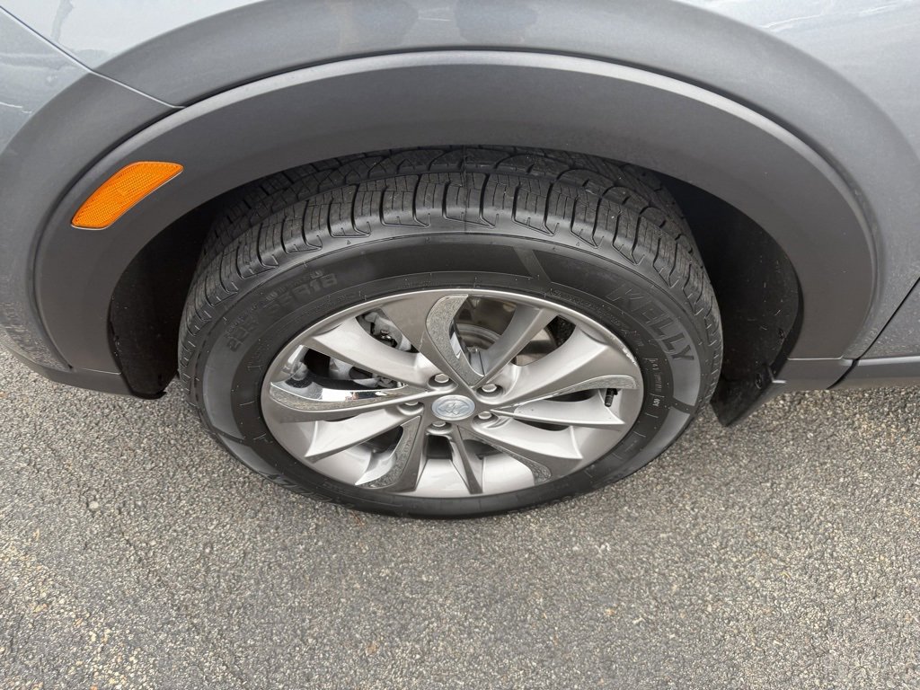 Used 2022 Buick Encore GX Essence w/ Experience Buick Package image 12