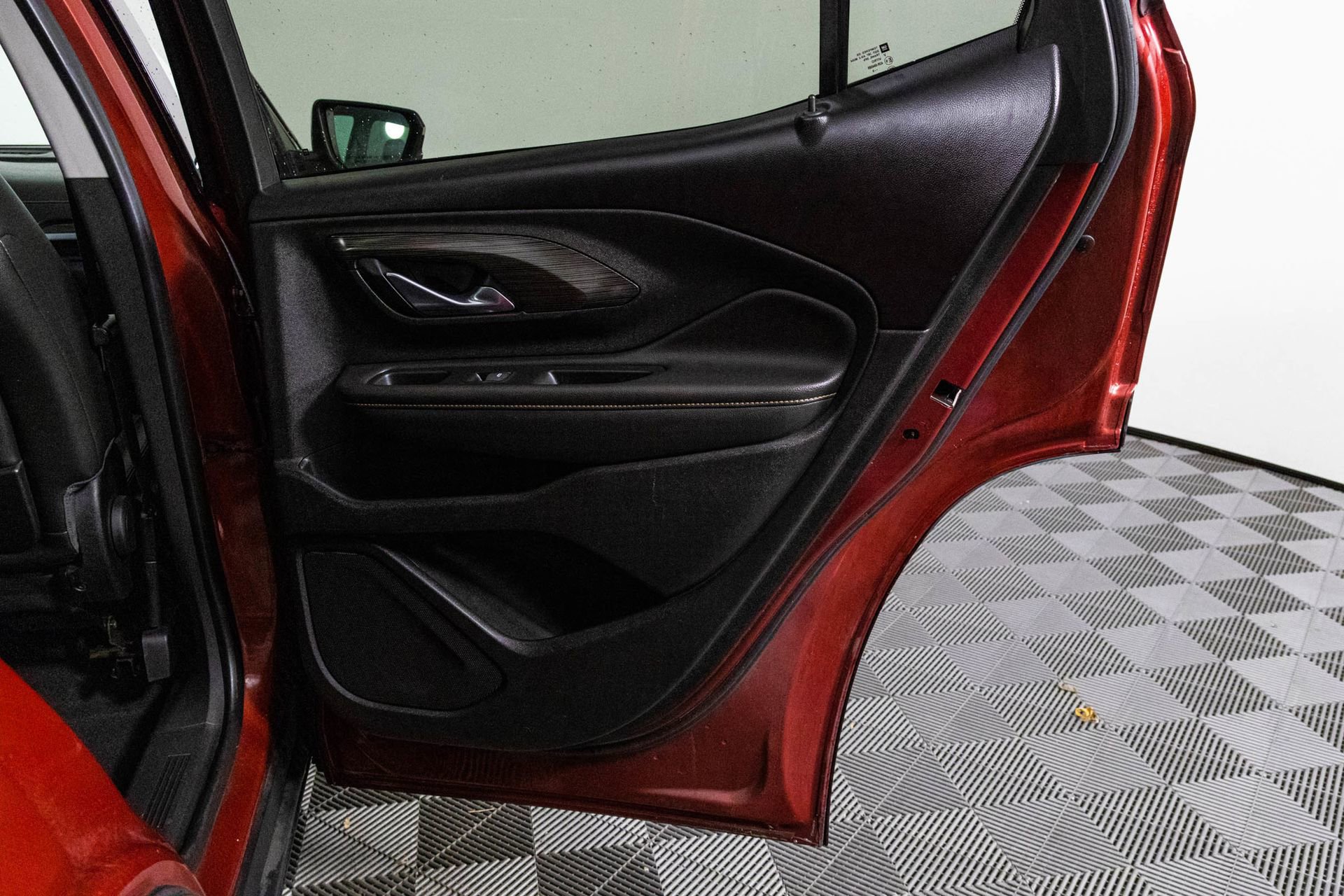 Used 2019 GMC Terrain SLT w/ Preferred Package image 40