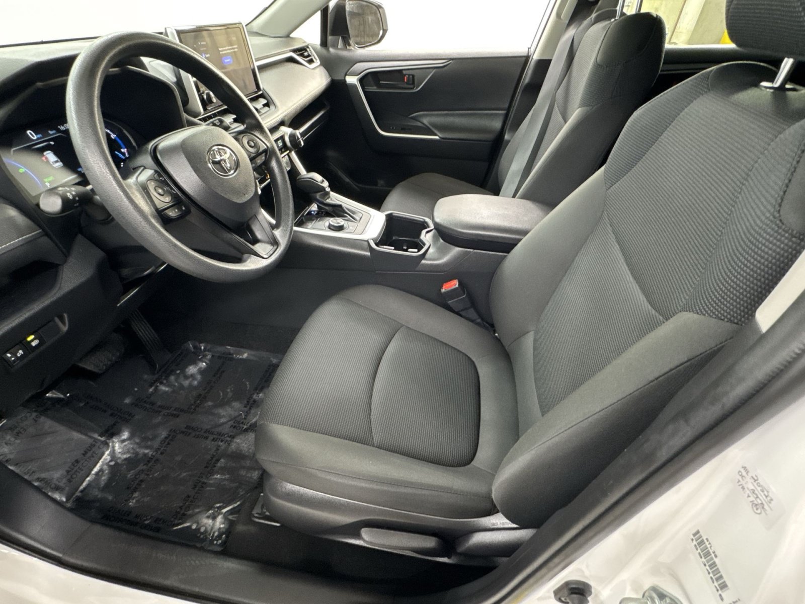 Used 2025 Toyota RAV4 LE AWD/4WD image 16