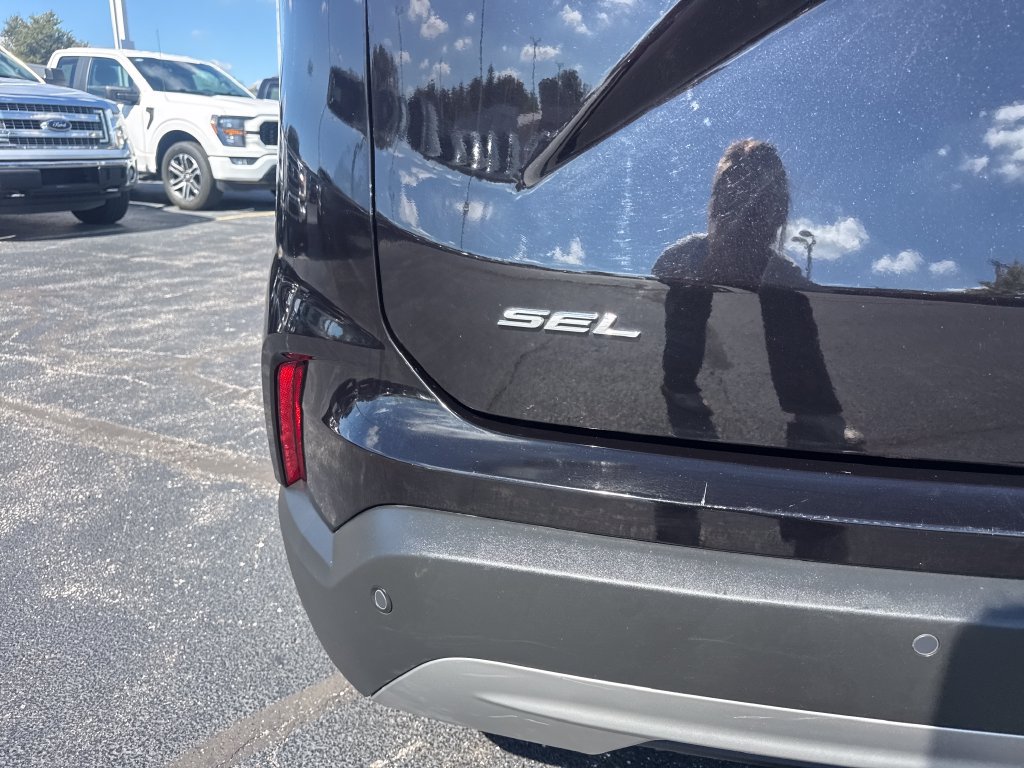 Used 2024 Ford Edge SEL w/ Convenience Package AWD/4WD image 11