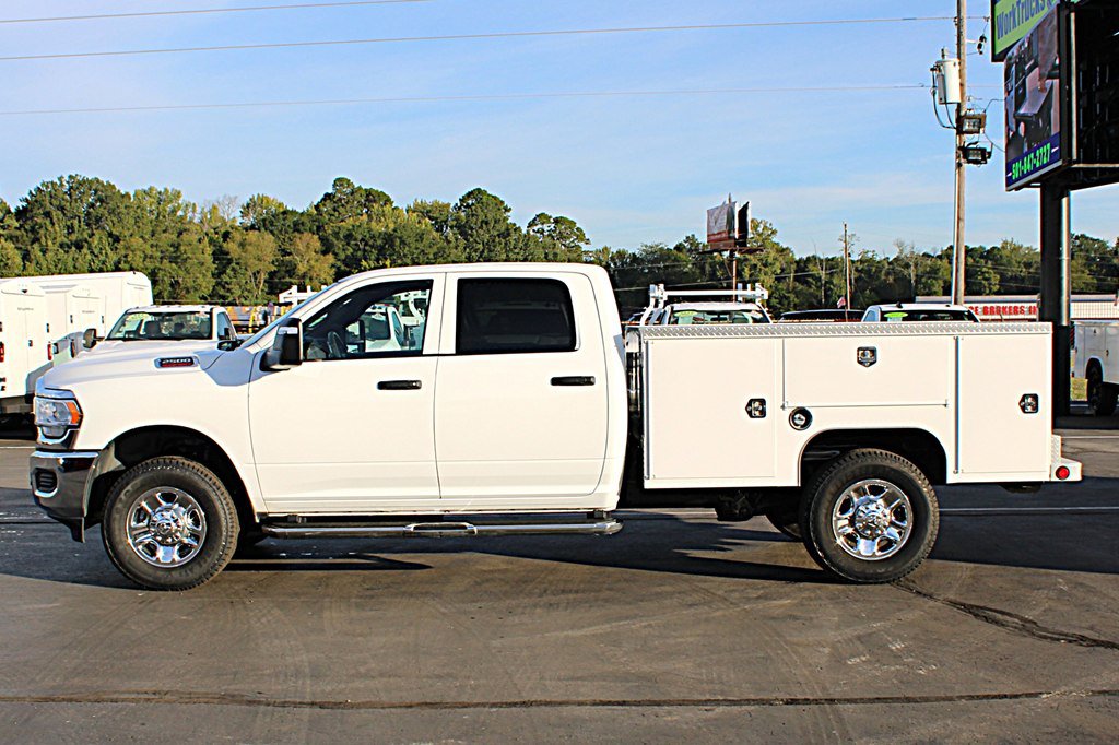 Used 2024 RAM 2500 Tradesman w/ Chrome Appearance Group AWD/4WD image 6