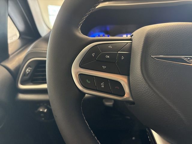 New 2026 Chrysler Pacifica Select image 33