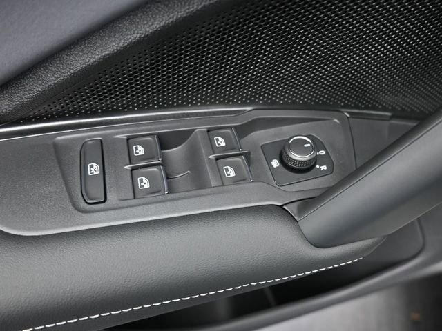 New 2026 Volkswagen Tiguan SE R-Line image 13