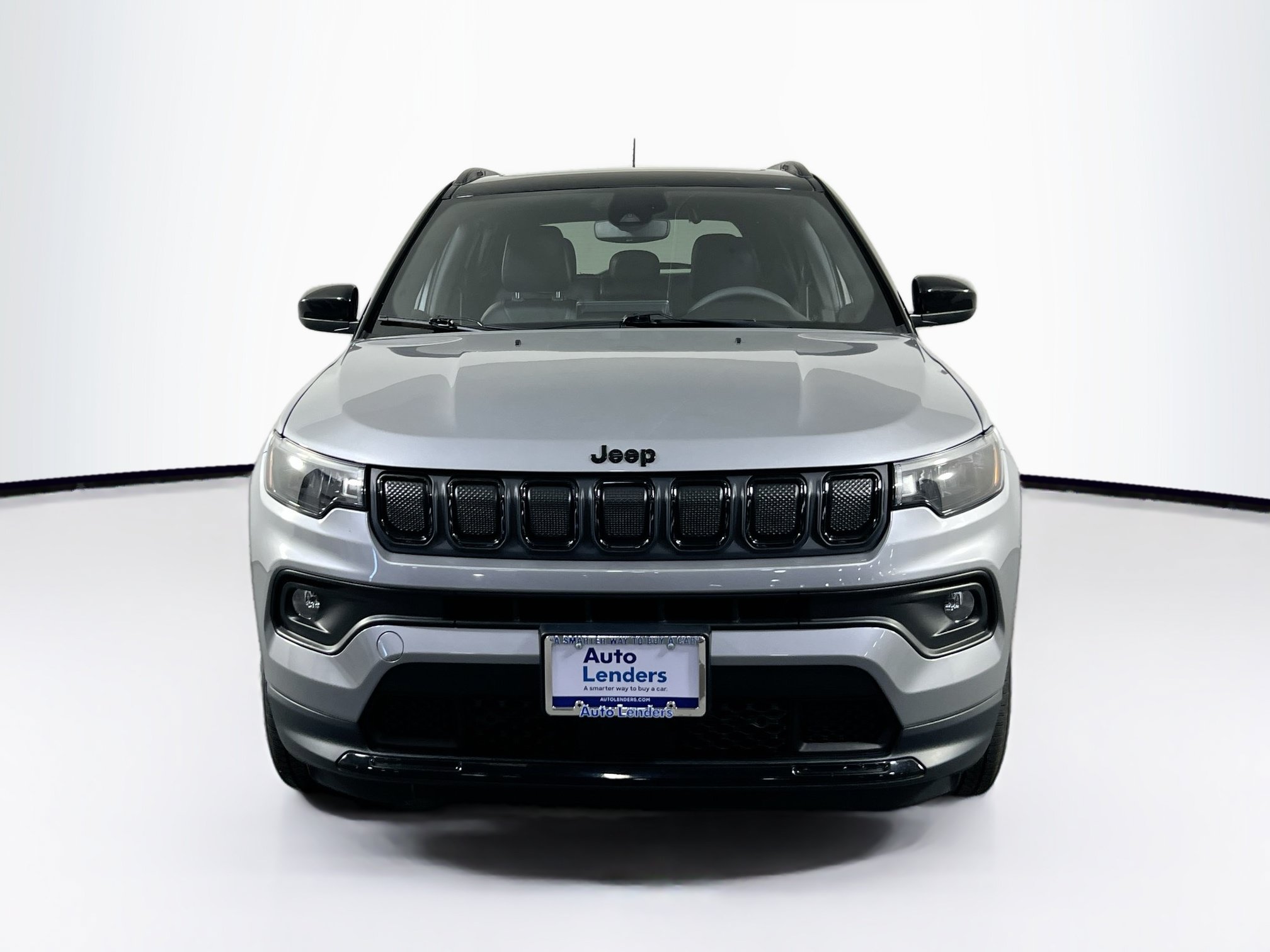 Used 2022 Jeep Compass Latitude w/ Sun and Sound Group AWD/4WD image 2