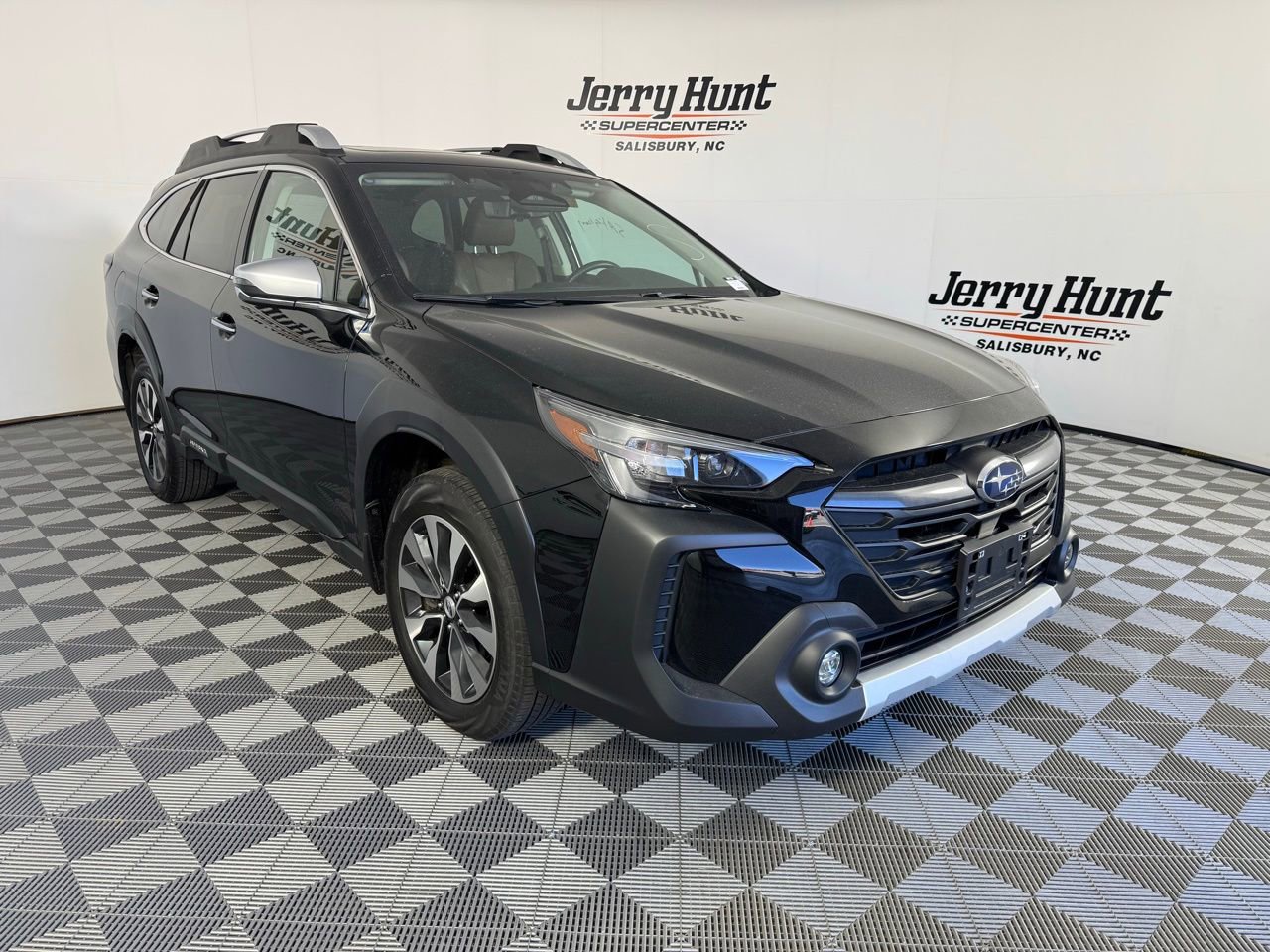 Used 2023 Subaru Outback Touring XT AWD/4WD image 6