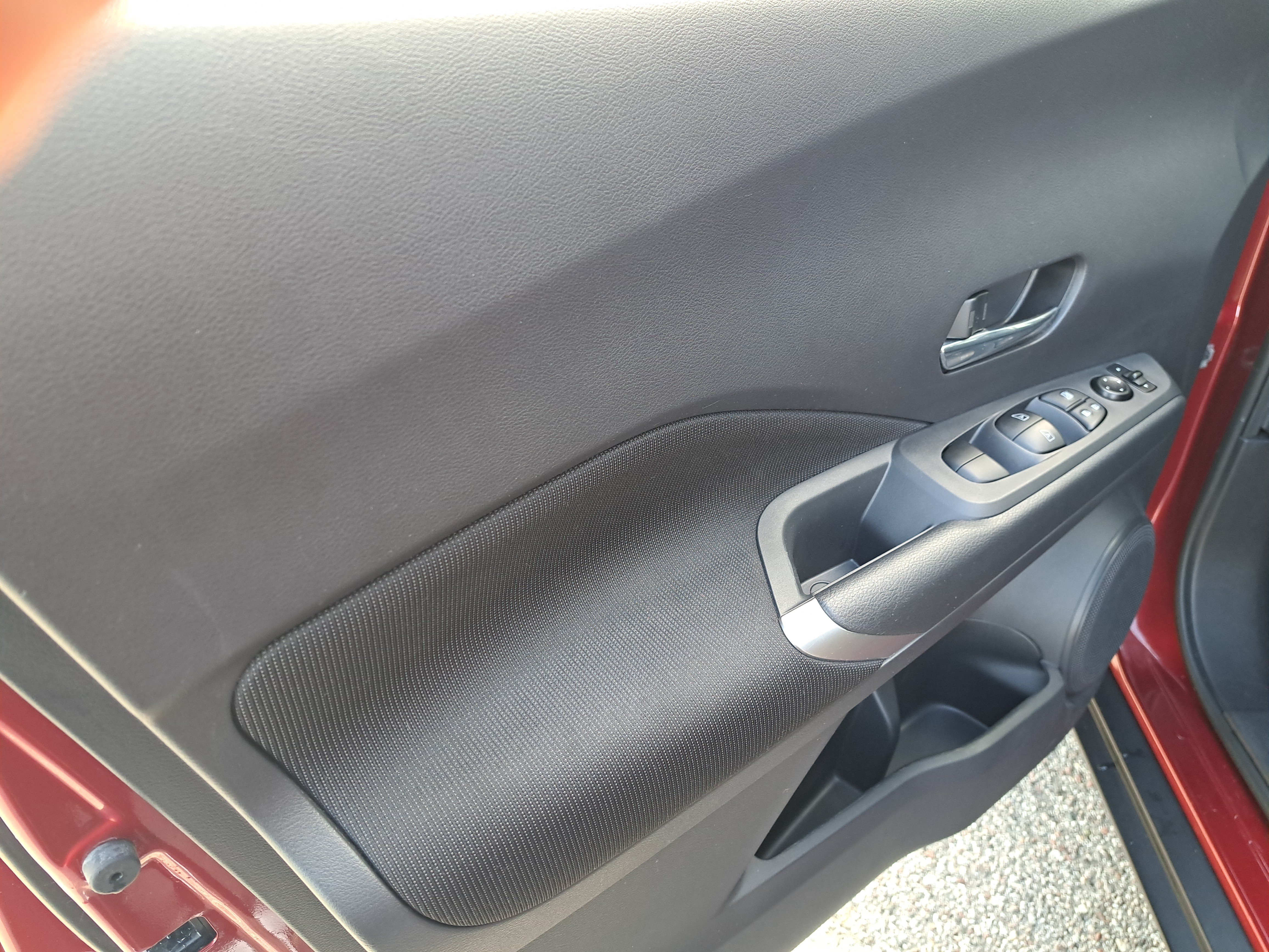Certified 2021 Nissan Kicks SV FWD image 18