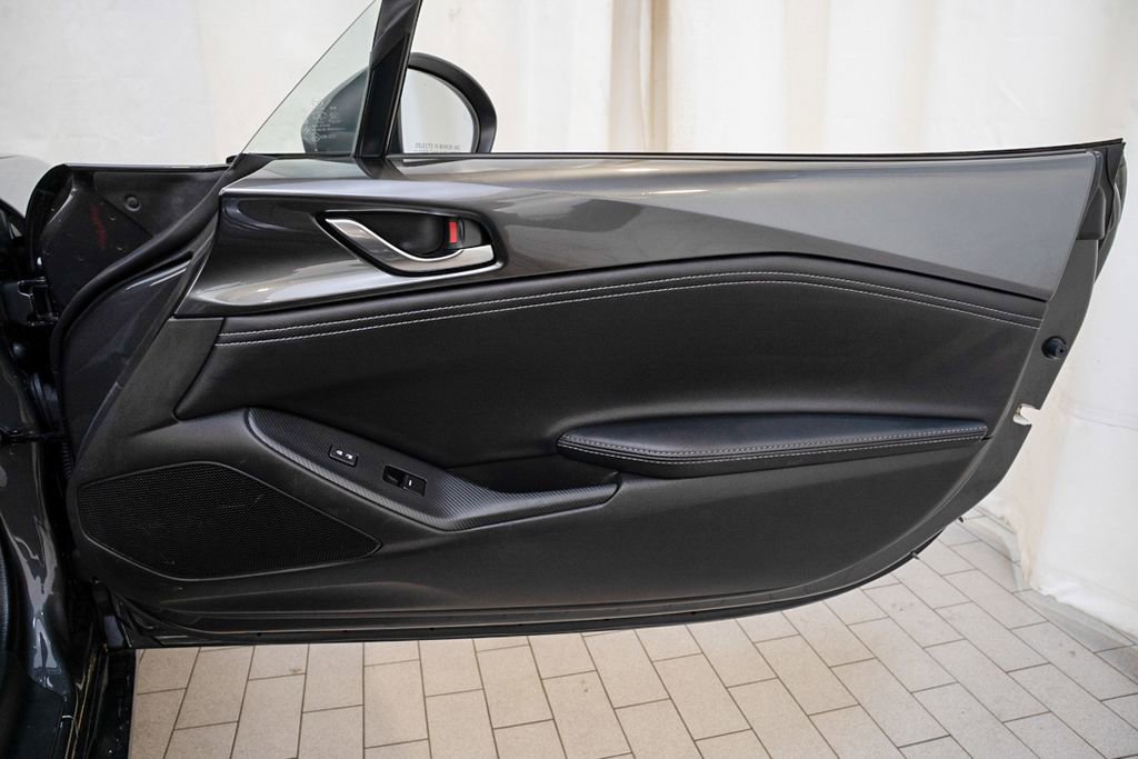 Used 2022 MAZDA MX-5 Miata Grand Touring RWD image 8