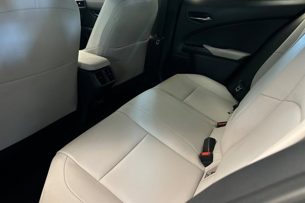 Used 2022 Lexus UX 200 FWD image 12