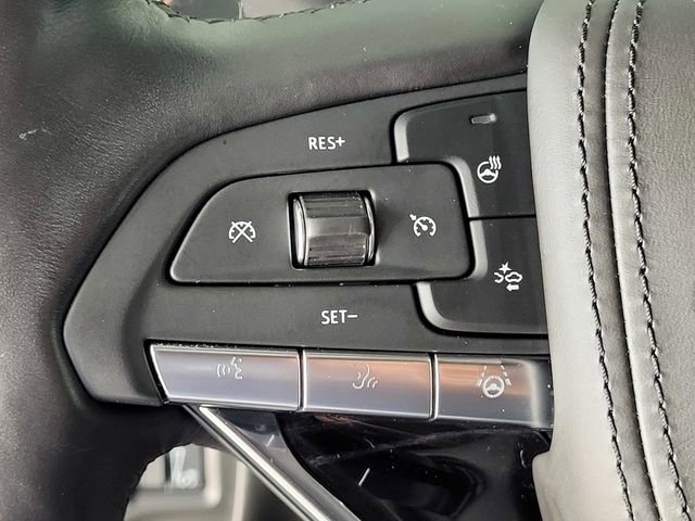 Certified 2023 Cadillac Escalade ESV V AWD/4WD image 24