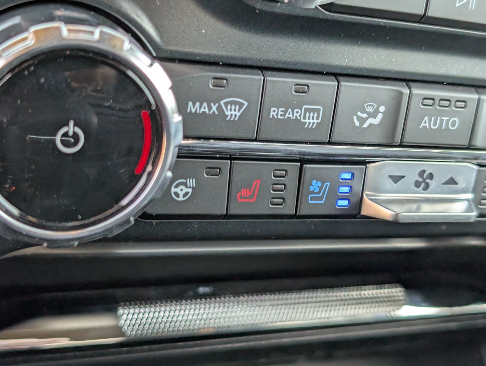 Used 2025 Ford F150 Lariat w/ Equipment Group 502A High AWD/4WD image 18