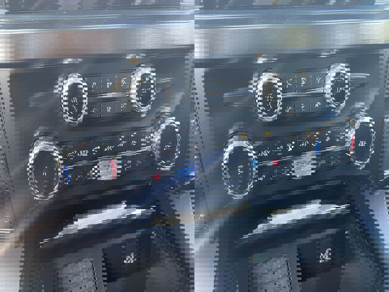 Used 2024 Ford F250 Lariat image 35