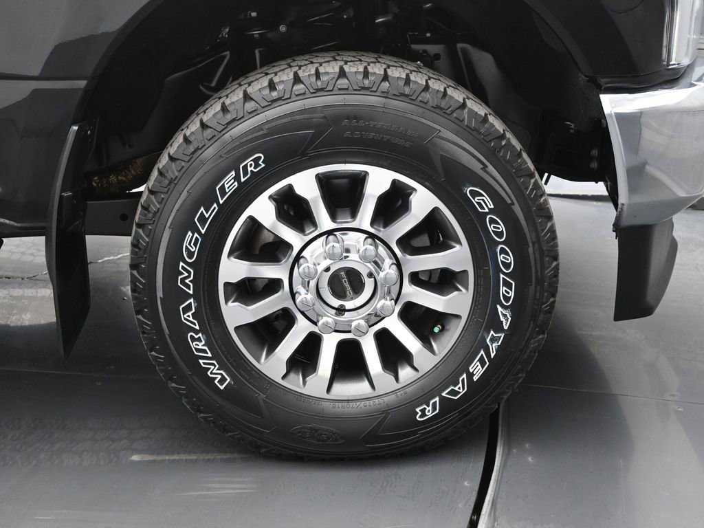 Certified 2022 Ford F250 Lariat w/ Lariat Ultimate Package image 26