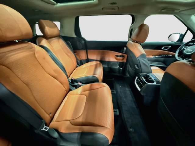 Certified 2024 Kia Carnival SX Prestige FWD image 30
