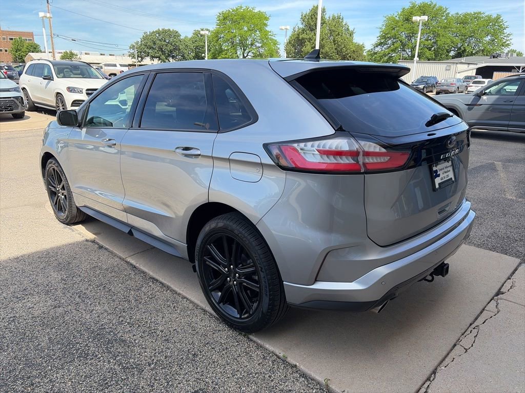Used 2021 Ford Edge ST-Line w/ Class II Trailer Tow Package AWD/4WD image 6