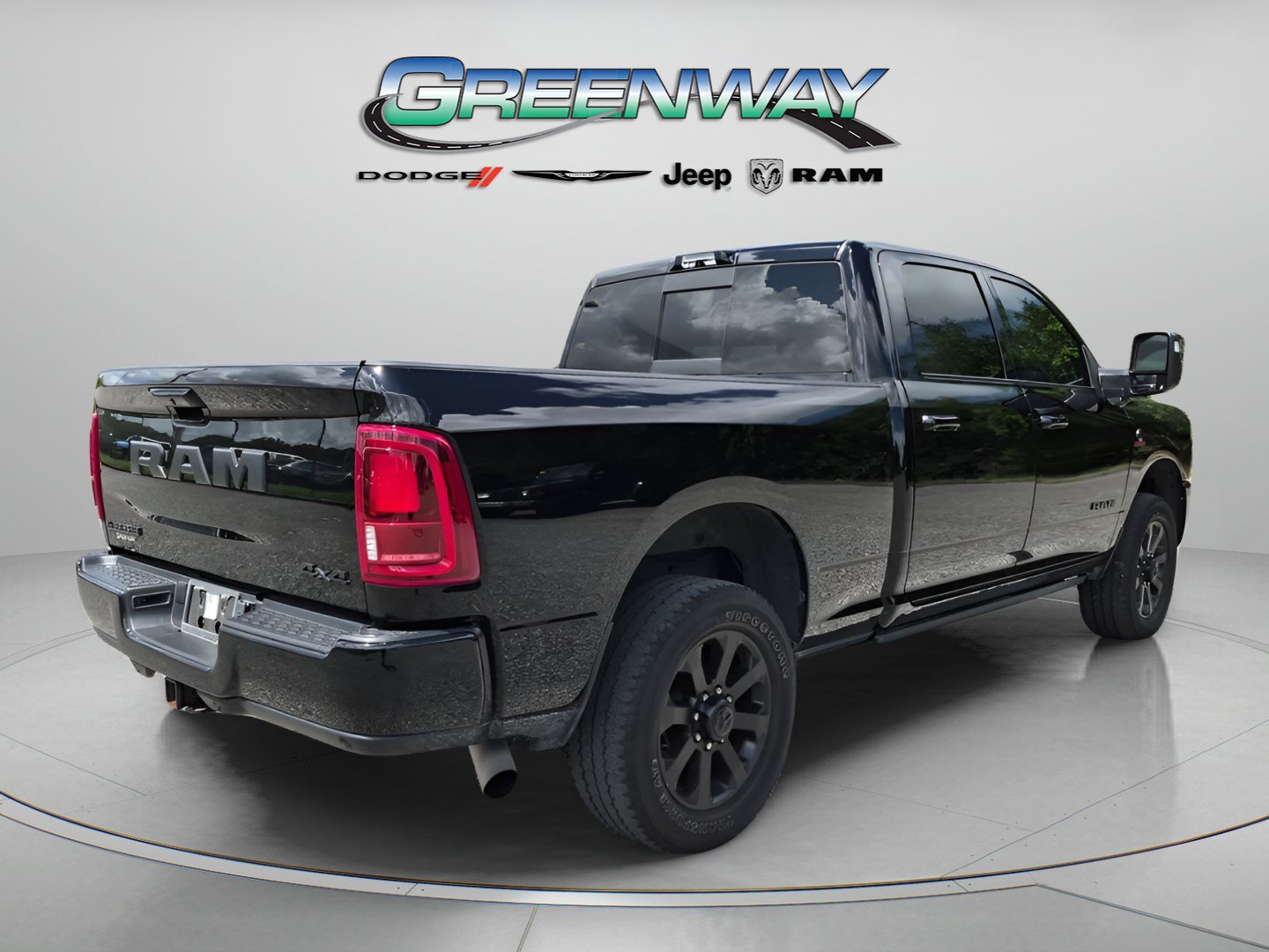 Used 2025 RAM 3500 Laramie AWD/4WD image 4