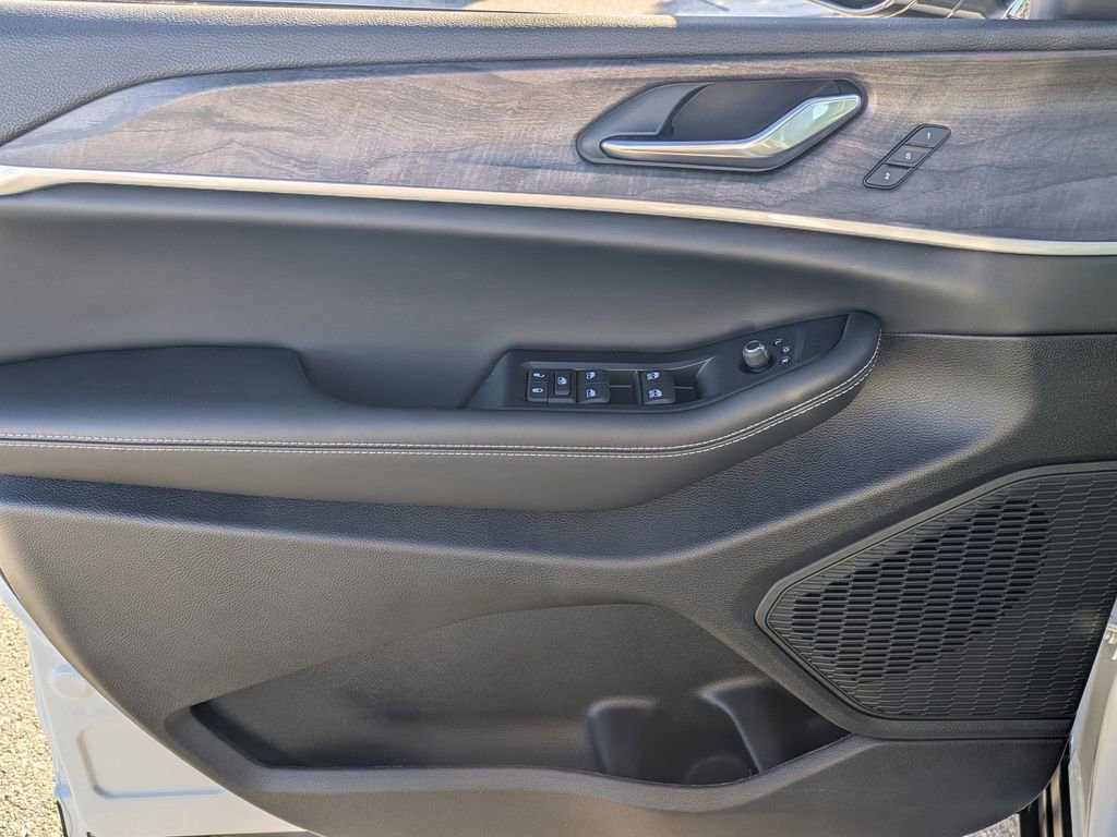 New 2025 Jeep Grand Cherokee L Limited w/ Luxury Tech Group II image 14