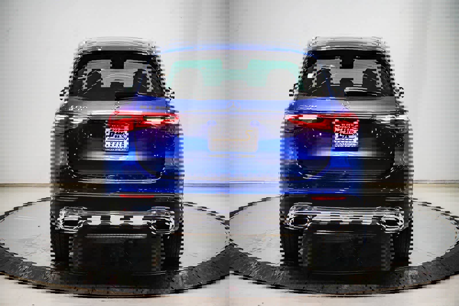 Used 2026 Mercedes-Benz GLC 300 image 3