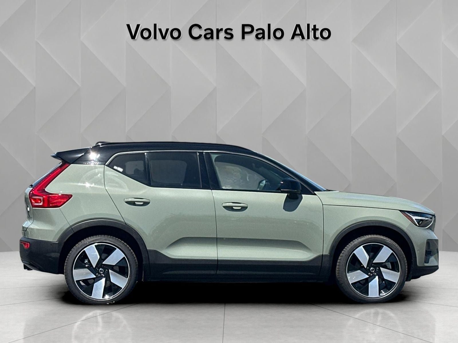 Certified 2023 Volvo XC40 Recharge Ultimate w/ Protection Package Premier AWD/4WD image 12
