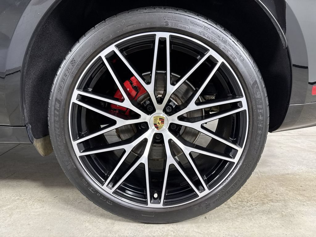 Certified 2022 Porsche Macan S w/ Premium Package Plus AWD/4WD image 14