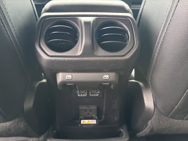Used 2018 Jeep Wrangler Unlimited Sahara w/ Cold Weather Group image 19